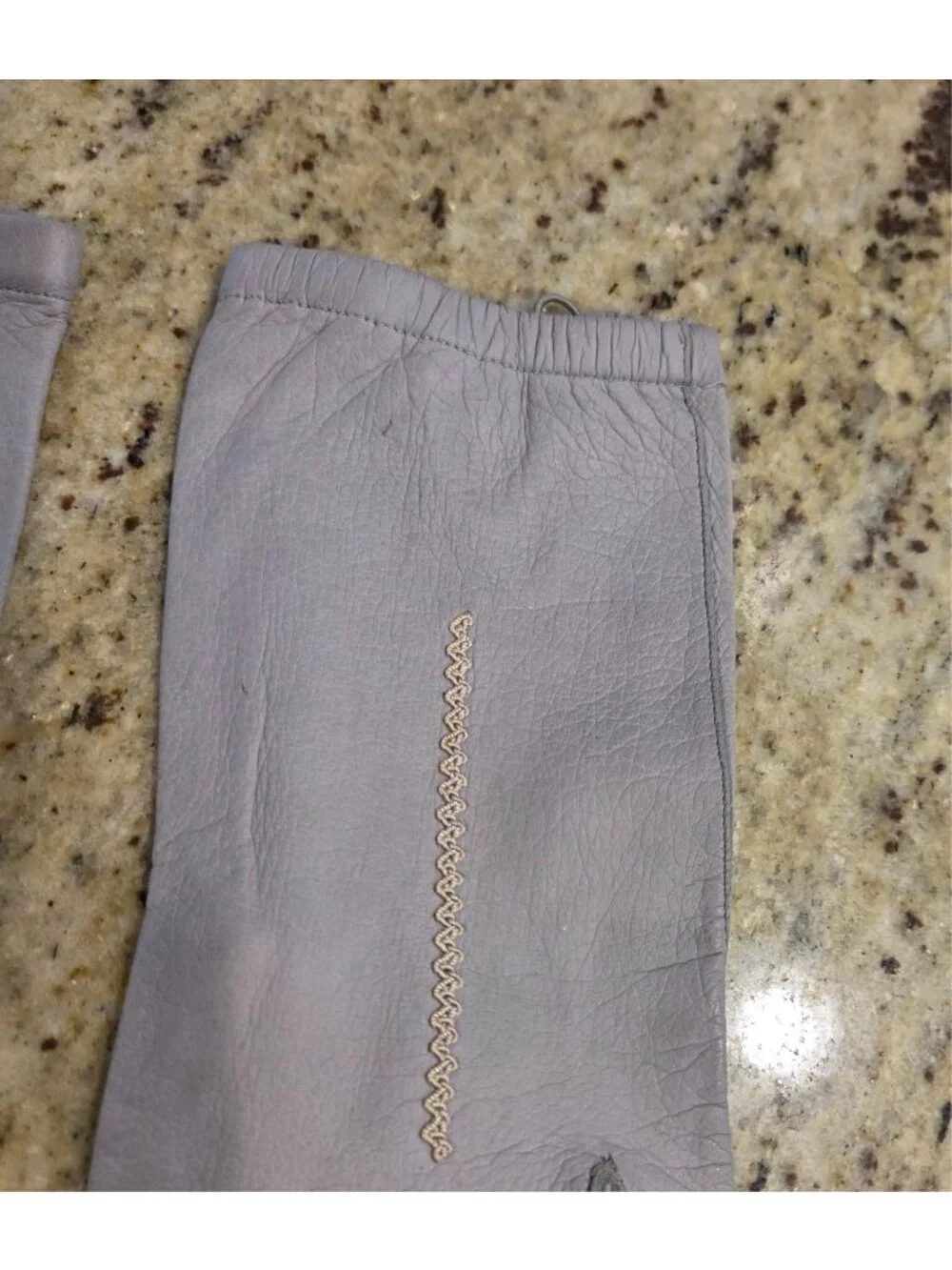 Vintage Womens Size M Gray Soft Kid Leather Formal Gloves Wrist Button